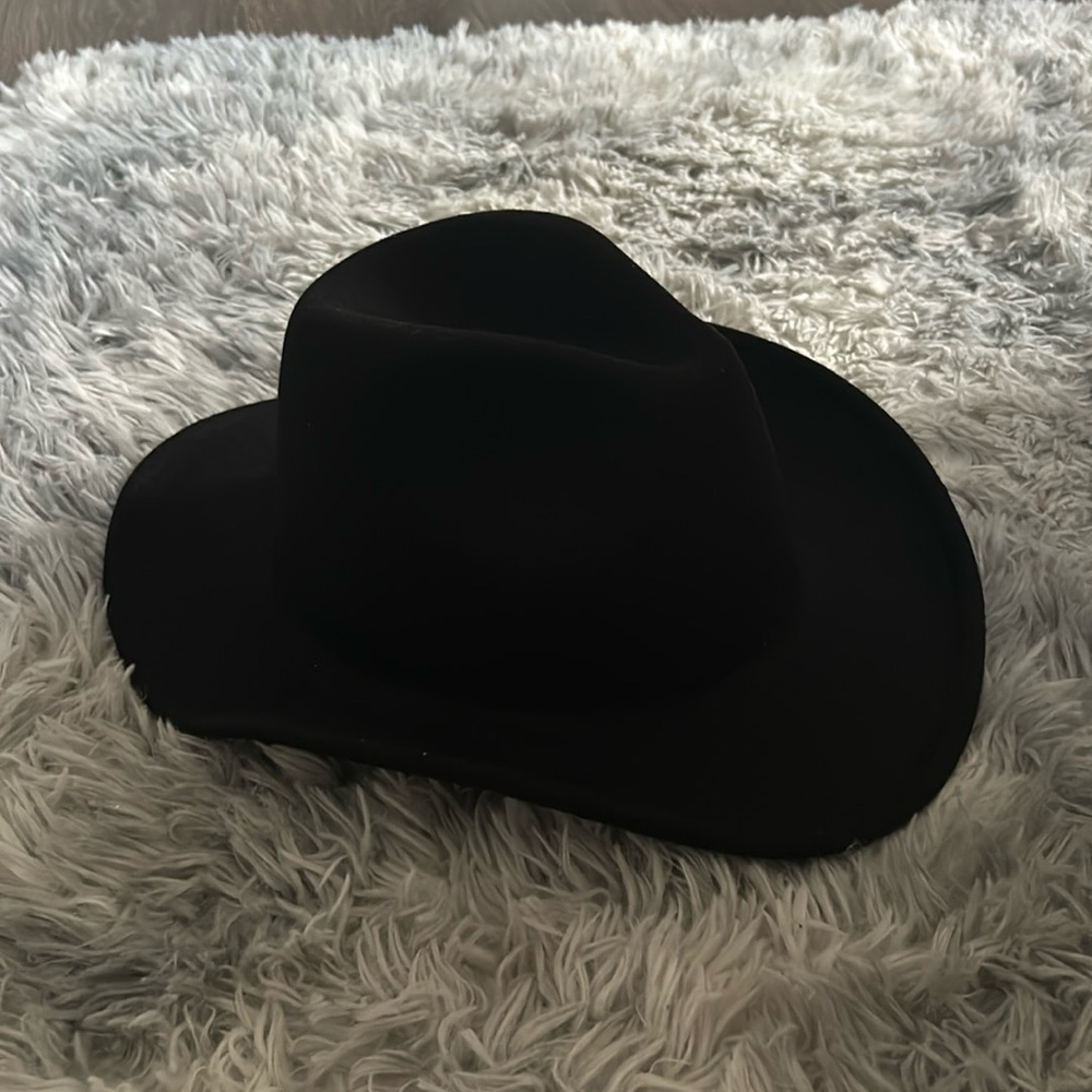 PrettyLittleThing Hat